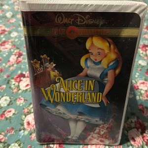Alice in Wonderland VHS 📼 unopened! Very good condition. Disney classic gold 🤩